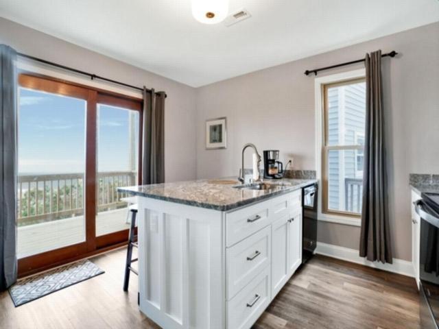 Sea Haven - Oceanfront! Amazing Master Suite With A Private Oceanfront Deck! Recently Renovated And Perfect For The Entire Family Home Kure Beach Exterior photo